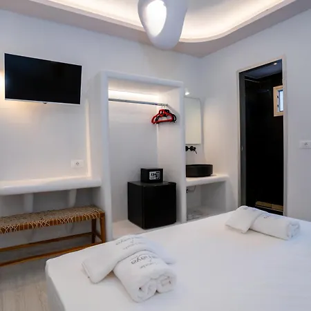 Hotel Zen & Perissa (Santorini)