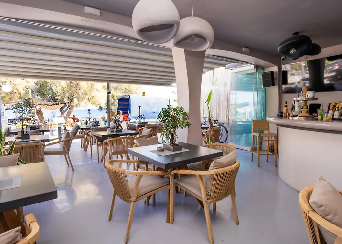 Hotel Zen & Perissa (Santorini)