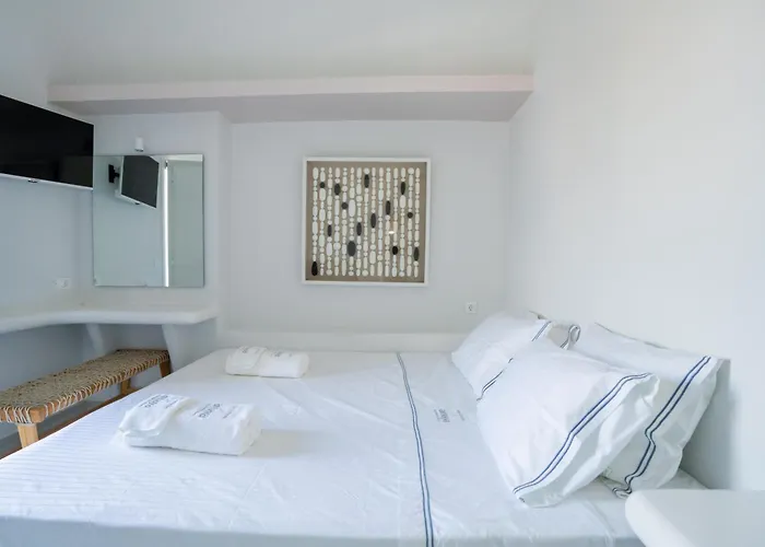 Hotel Zen & Perissa (Santorini)