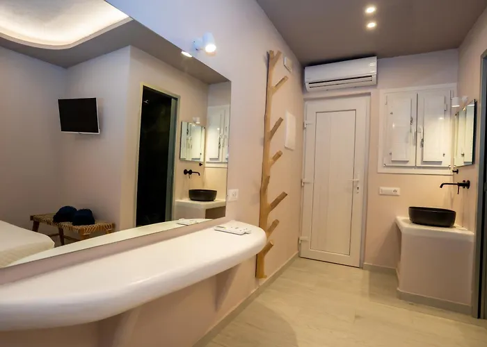 Hotel Zen & Perissa (Santorini)