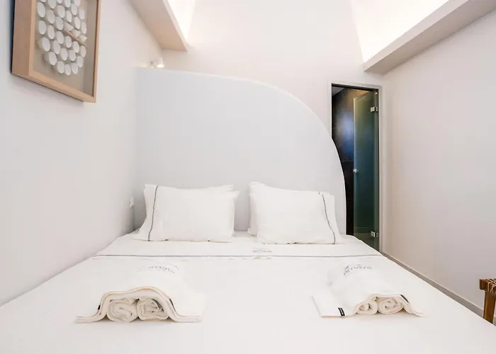 Zen & 5* Perissa (Santorini)